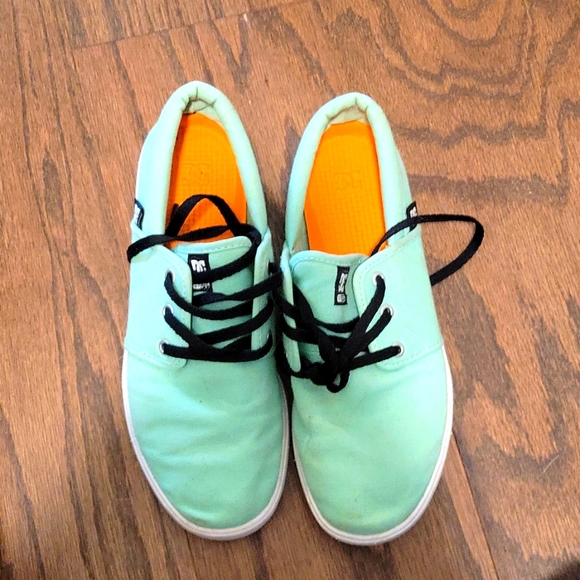 DC skate shoes - Picture 1 of 4